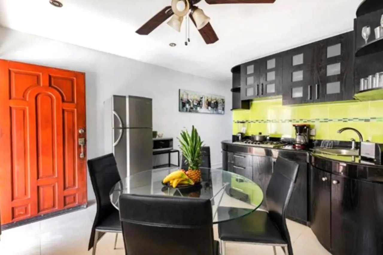 Apartamento Vacacional Frente Al Mar Con Piscina En Cancun
