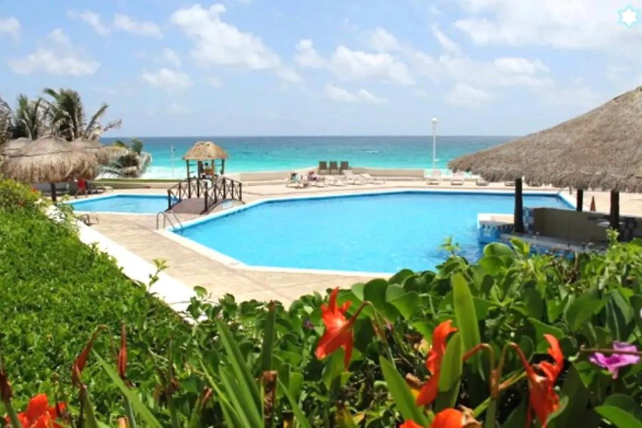 Apartment Apartamento Vacacional Frente Al Mar Con Piscina En Cancun